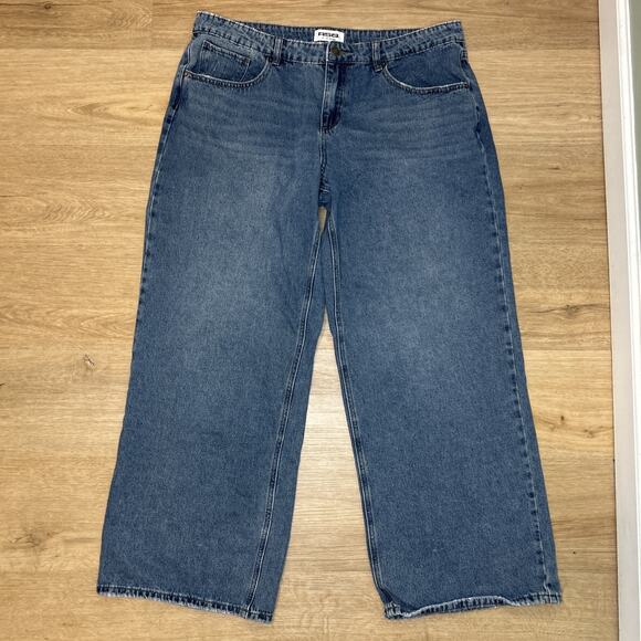 RSQ Jeans Womens 33 US 12 Jeans Low Rise Wide Leg Medium Wash Y2K Distressed - Picture 1 of 6